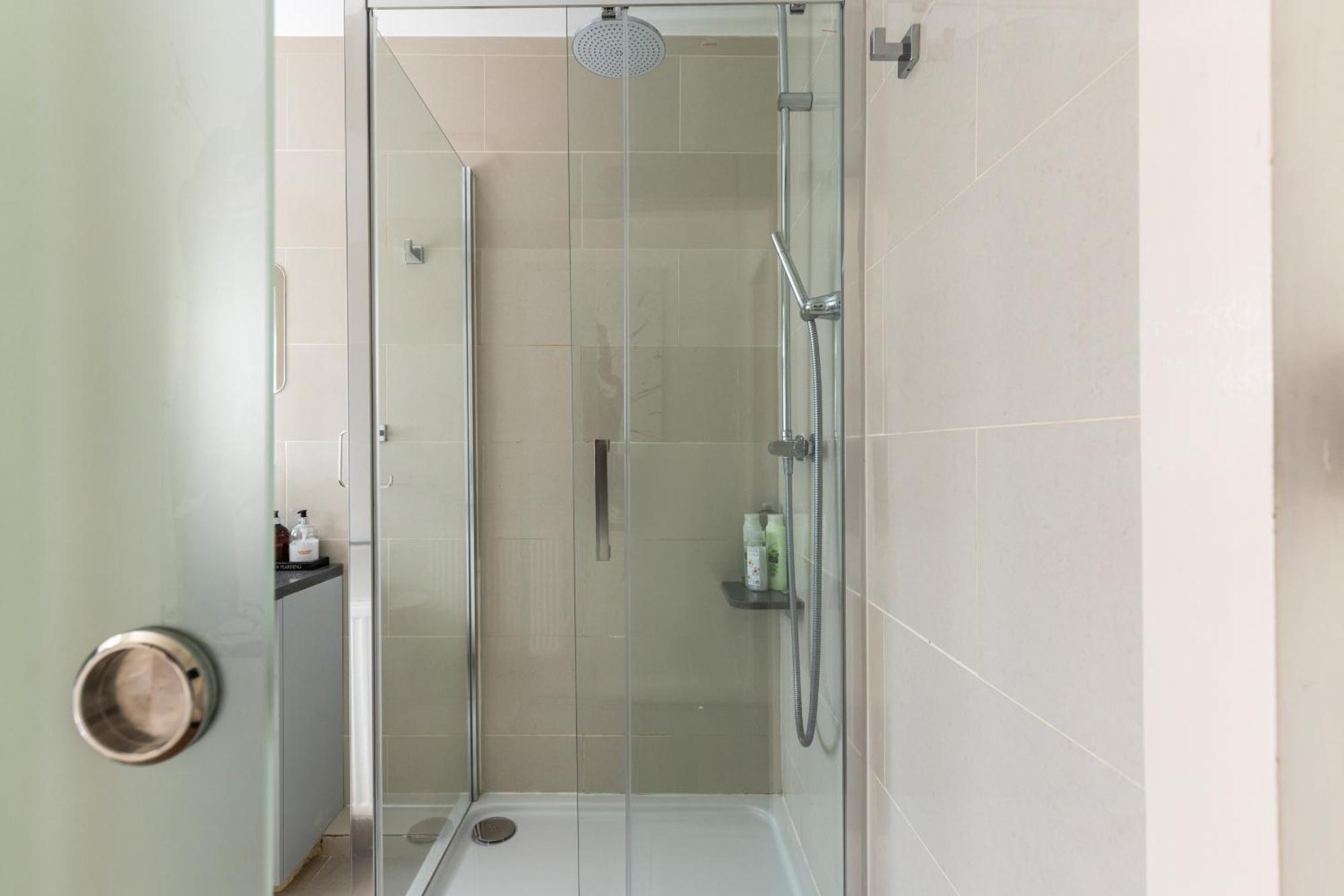 King Studio Apartment With Garden And Parking Stadtteil Stadtteil Ealing Exterior foto